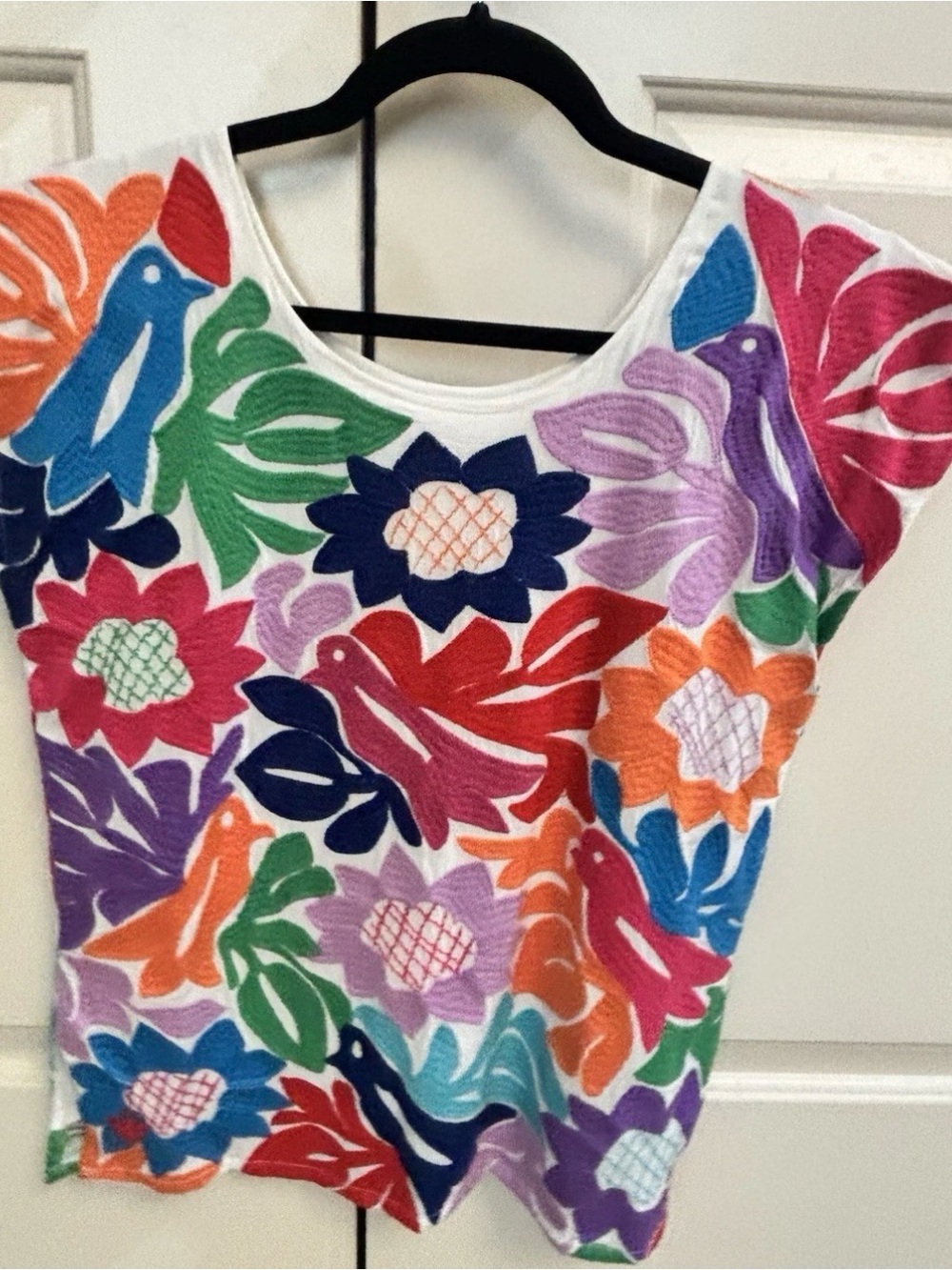 J.Marie White Short-Sleeve Embroidered Floral & Bird Tee XS